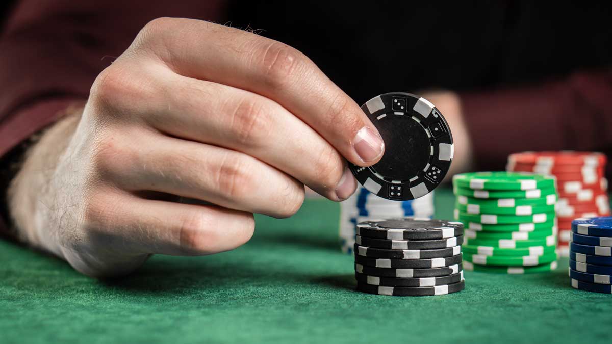 How to Play Heads-Up Poker | Natural8